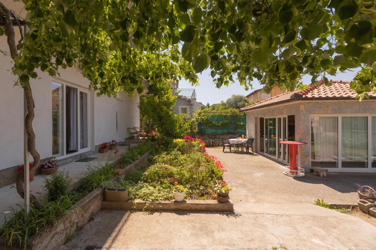 Mara Apartment Sibenik Bagian luar foto