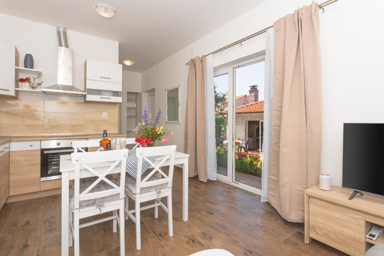 Mara Apartment Sibenik Bagian luar foto